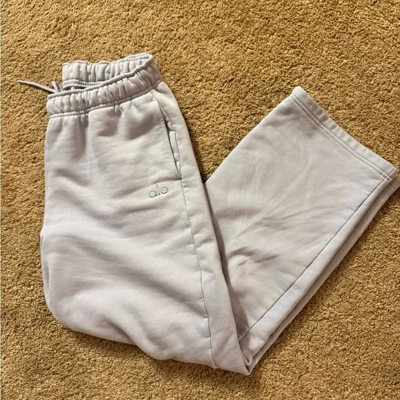 ALO Yoga Accolade Straight Leg Sweatpant - Picture 3 of 6